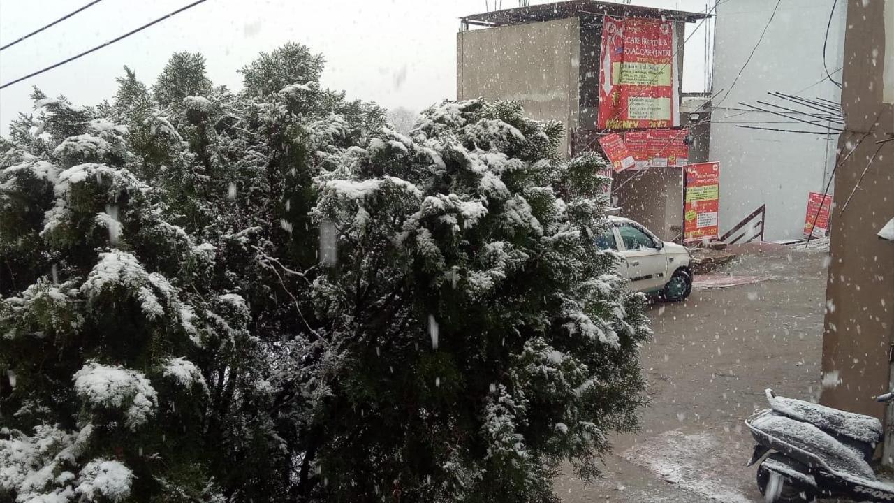 Hotel Milam Inn Almora Kültér fotó
